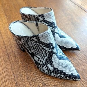 Marc Fisher Snake skin shoes